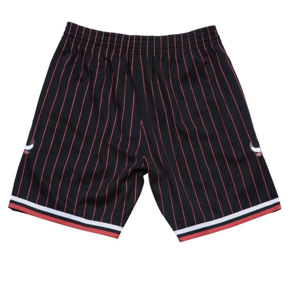 ๐ Mitchell & Ness Chicago Bulls 1996-97 Alternate Swingman Shorts Black Jordan - Picture 2 of 3
